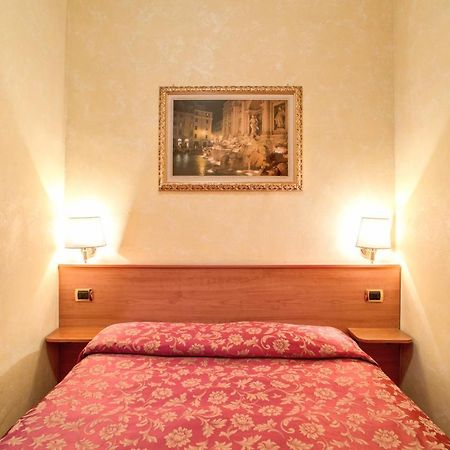 Monti Guest House - Affittacamere ローマ エクステリア 写真